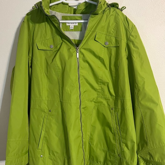 Women’s Susan Graver rain coat - Picture 2 of 3